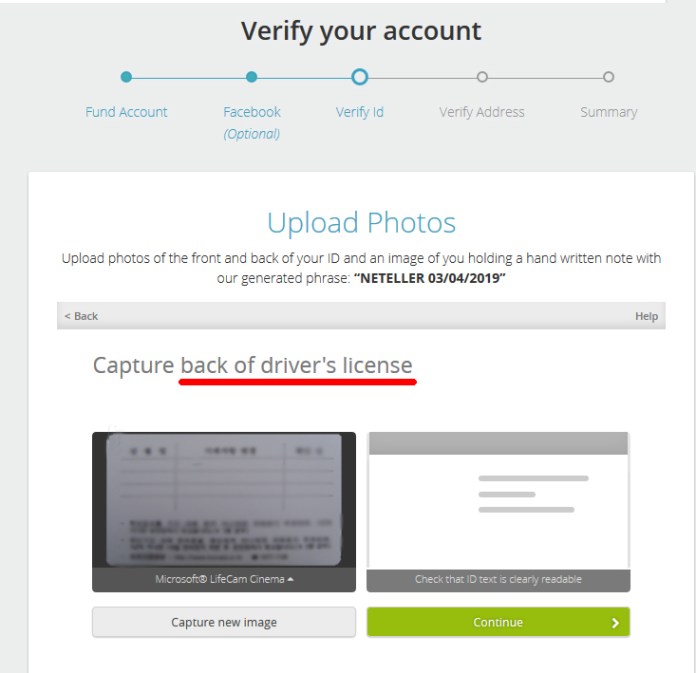Chụp mặt sau của thẻ ID / Giấy phép lái xe vào webcam